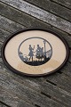 Silhouette 
paper clip in 
oval mahogany 
frame, romantic 
scene at lamp 
post.
Unknown artist
B 18.5cm