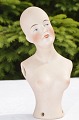 Biscuit buste, 
Half doll 
woman.Half pin 
cushioon doll. 
Height 11 cm. 
Fine condition.