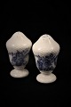 Royal 
Copenhagen Blue 
Flower curved, 
salt & pepper 
set.
Height: 8.5cm. 
Decoration 
number: ...