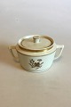 Royal 
Copenhagen 
Liselund (Old) 
Sugar Bowl No 
947/9479. 
Measures 16.5 
cm / 6 1/2 in.