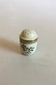 Royal 
Copenhagen 
Liselund (Old) 
Salt Shaker No 
947/9758. 
Measures 6.2 cm 
/ 2 7/16 in.
