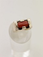 8 carat gold ring size 54 with coral