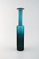 Nanny Still for Riihimäen Lasi, finsk glaskunst dekorationsflaske, vase.
I perfekt stand. Smuk turkis farve.