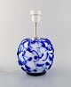 Kastrup / Holmegaard. Rare round table lamp in white and blue art glass. Modern 
design, 1960