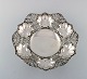 Large pierced 
silver bowl 
with foliage. 
1930's.
In very good 
condition.
Measures: 33 x 
8 cm.
