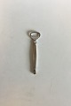 Gitte silver 
plate Bottle 
Opener O.V. 
Mogensen
Measures 15 cm 
/ 5 29/32 in.