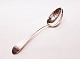 Large server in 
other pattern 
of hallmarked 
silver.
36 cm.