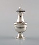 English pepper shaker in silver. Late 19th century. From large private 
collection. 
