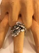 Flora Danica.
Silver ring 
shaped like oak 
leaves with 
acorns.
Silver 925s
Ring size: 56
Nice ...