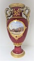 Royal 
Copenhagen. 
Large vase. 
Height 43 cm. 
Produced before 
1923. (1 
quality)