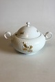 Bjorn 
Wiinblad/Rosenthal 
Romanze Classic 
Rose Tureen. 
Measures 30 cm 
/ 11 13/16 in. 
x 19 cm / 7 ...