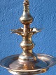 Brass oillamp. 
Fine old oil 
lamp with 
dripping fang. 
19. century 
Height without 
chain cm. with 
...