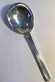 Hans Hansen 
Arvesølv No 17 
Silver Serving 
Spoon L 23.7 cm 
(9.33 in)