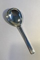 Hans Hansen 
Arvesølv No 17 
Silver Serving 
Spoon L 18 
cm(7.08 in)