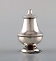 English pepper shaker in silver. Late 19th century. From large private 
collection. 
