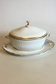 Royal 
Copenhagen 
White Curved 
with serrated 
Gold 
edge(Pattern 
387/ Josephine) 
Oval Tureen No 
...