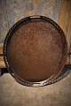 Old raw French 
oval tray in 
trimmed iron 
with hollow 
pattern along 
the edge and 
with a super 
...