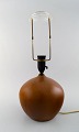 Kähler, Denmark. Art deco table lamp in glazed stoneware. Beautiful glaze in 
brown shades. 1940