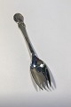 "Illum" Silver 
Child's Spork 
Measures 15.2 
cm (6 in)