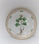 Royal 
Copenhagen. 
Flora Danica. 
Round dish. 
Model # 3523. 
Diameter 30 cm. 
(1 quality). 
Anemone ...