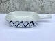 Lyngby, Danild 
40, Harlequin, 
Blue flame, 
Refractory pan 
/ Meatball 
dish, 27.5cm 
long, 18cm wide 
...