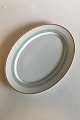 Royal 
Copenhagen 
Dybbol Oval 
Dish No 9585. 
Measures 41 cm 
/ 16 9/64 in. x 
30.5 cm / 12 
1/64 in.