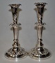 Pair of silver 
plated 
candlesticks, 
19th century 
England. 
Decoration with 
wine leaves. H: 
25.4 ...