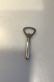 Windsor Bottle 
opener in 
silver from 
Horsens Silver.
Measures 9,1cm 
/ 3 3/5".