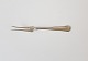 Dobbelt riflet 
small serving 
fork in silver 
Stamped the 
three towers.
Length 15.5 
cm.