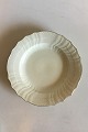 Royal 
Copenhagen 
Creme Curved 
with Gold 
(Pattern 1235) 
Dinner Plate No 
1621. Measures 
25.5 cm / ...