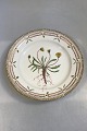 Royal 
Copenhagen 
Flora Danica 
Lunch Plate No 
20/3550. 
Measures 22 cm 
/ 8 21/32 in. 
1st Quality. 
...