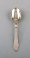 Georg Jensen 
Continental 
dinner spoon in 
hammered 
sterling 
silver. Eight 
pieces in 
stock. 
The ...