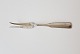 Hans Hansen 
Arvesølv no. 2. 
serving fork
Stamp: Hans 
Hansen - the 
three towers 
1930
Length 21 cm.