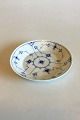 Bing & Grondahl 
Blue Fluted 
Round Assiet No 
21B. Measures 
16 cm / 6 19/64 
in.