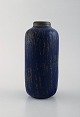 Gunnar Nylund for Rörstrand. "Rubus" vase in glazed stoneware. Beautiful glaze 
in deep blue shades. 1960