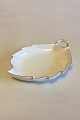 Royal 
Copenhagen 
Tradition White 
Half Lace w. 
Gold Leaf 
Shaped Dish No 
548. Measures 
23.5 cm / 9 ...