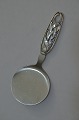 Danish silver 
with toweres 
marks / 830 
silver. 
Pastry server, 
length 18.2cm. 
7 1/8 inches. 
...