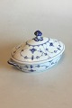 Royal 
Copenhagen Blue 
Fluted Plain 
Oval Tureen No 
283. Measures 
24.5 cm / 9 
41/64 in. x 19 
cm / ...