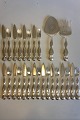 Georg Jensen 
Sterling Silver 
Pattern No 55 
fish service. 
Set for 12 
persons with 
serving set. 
...