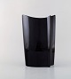 Poul Partanen for Arabia, Finland. Modernist vase in black glazed ceramics. 
1980