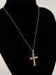 18 carat 
necklace 39.5 
cm. with 
crosses 3 x 1.9 
cm.           
No. 389060