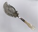 Jürgens. Silver 
cutlery (830). 
Fish spade with 
mother of pearl 
handle. Length 
32 cm. Produced 
...