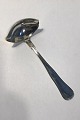 Dobbeltriflet/Old 
Danish Silver 
Sauce Ladle 
Cohr Measures 
17 cm(6 11/16 
in)