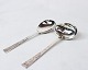 Serving spoon 
(1.300 DKK) and 
saucer (1.350 
DKK) in 
heritage silver 
no. 12 by Hans 
Hansen.
19 ...