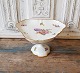 oyal Copenhagen 
Full Saxon 
flower 
triangular cake 
dish on base 
No. 1533, 
Factory first. 
...