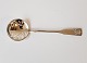 Mussel sprinkle 
spoon in 
silver. 
Stamped the 
three towers 
1919
Length 15.5 
cm.