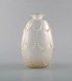 Early René Lalique "Perles" vase in mouth-blown art glass. Dated ca 1925. Model 
number: 959.
