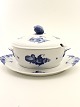 Royal 
Copenhagen blue 
flower braided 
terrine 10/8172 
and saucer 
10/8173. 1st 
choice. No. 
393473