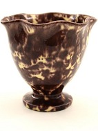 Danico vase with wavy border