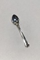 W&S Sørensen 
Silver 
Dobbeltriflet 
Old Danish Salt 
Spoon Measures 
7.8 cm (3 5/64 
in)